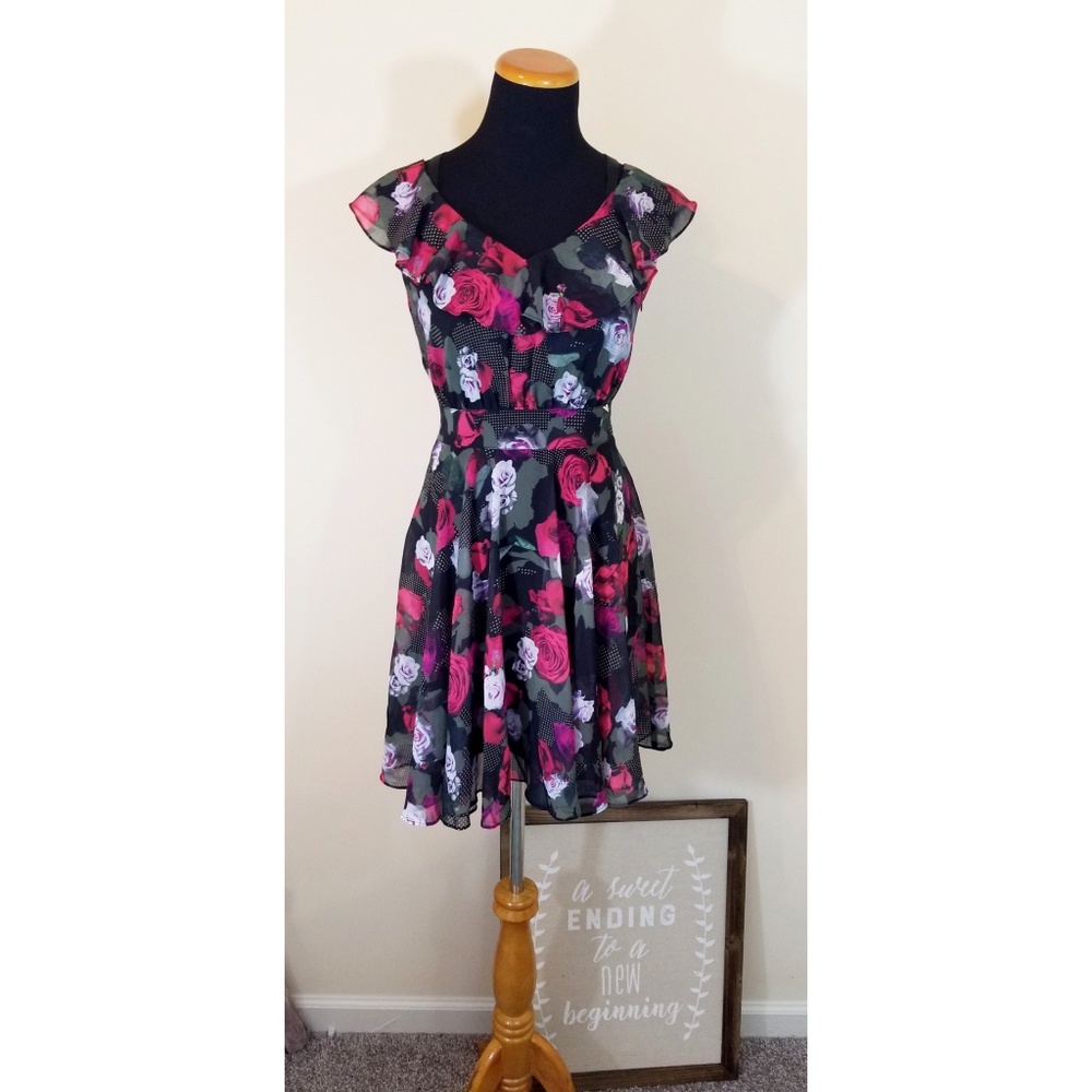 Lovely Rose dress by Guess